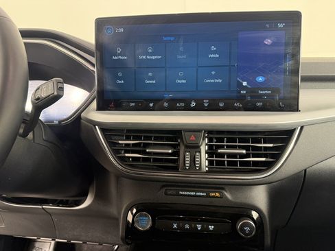Used 2025 Ford Escape Platinum AWD/4WD image 19