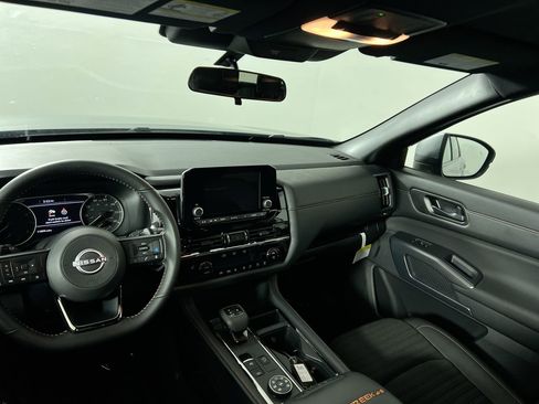 Used 2025 Nissan Pathfinder Rock Creek image 28