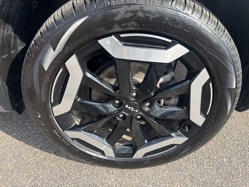 Used 2025 Kia Telluride S image 11