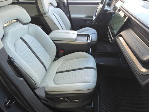 Used 2023 Rivian R1S Adventure AWD/4WD image 29