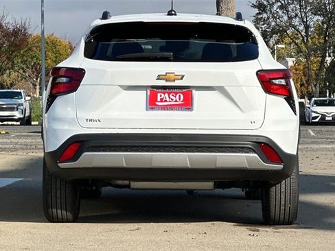 New 2026 Chevrolet Trax LT w/ Driver Confidence Package image 6