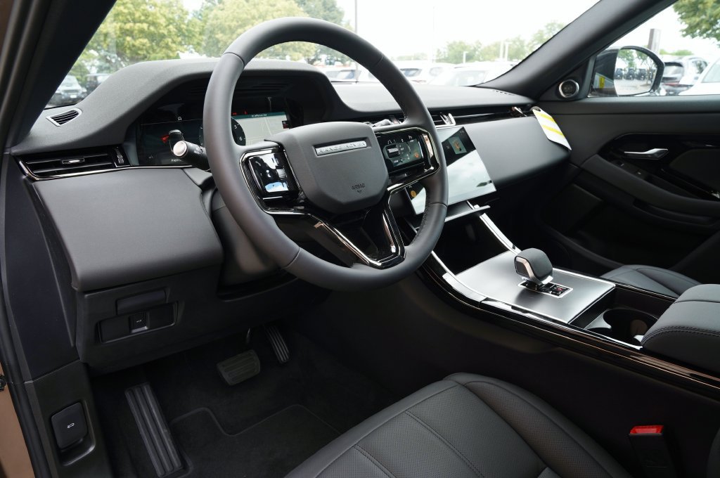 Used 2026 Land Rover Range Rover Evoque S AWD/4WD image 14
