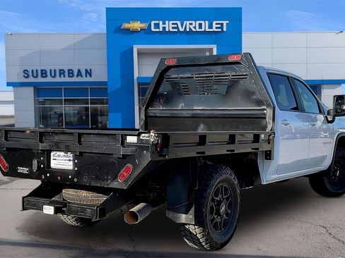 Used 2024 Chevrolet Silverado 2500 LT w/ Convenience Package image 2