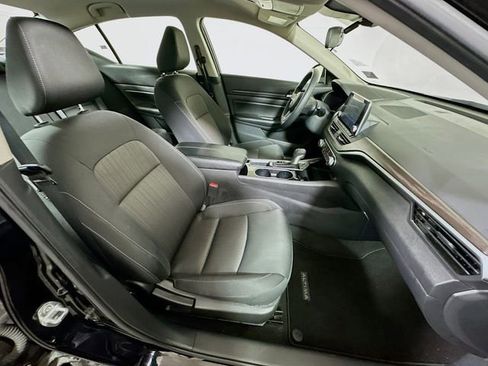 Used 2024 Nissan Altima 2.5 SV FWD image 20