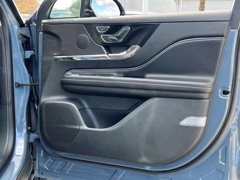 New 2026 Lincoln Corsair Premiere image 7