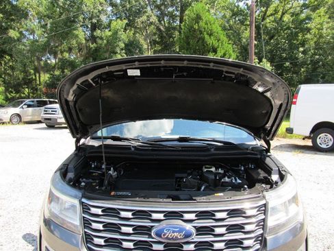 Used 2017 Ford Explorer Limited image 48