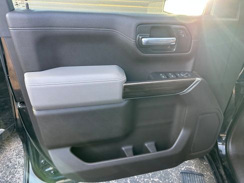 Used 2021 Chevrolet Silverado 1500 LT w/ Convenience Package II RWD image 13