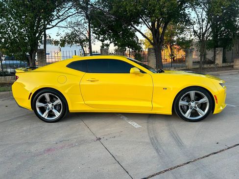 Used 2017 Chevrolet Camaro SS RWD image 4