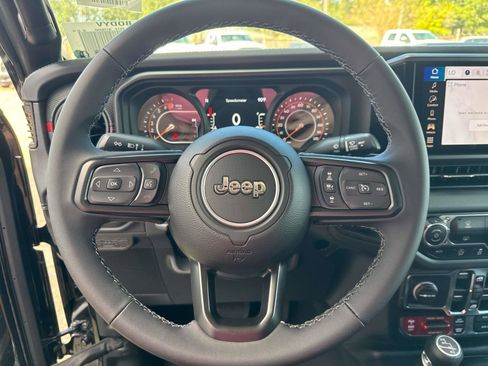 New 2025 Jeep Gladiator Rubicon image 10