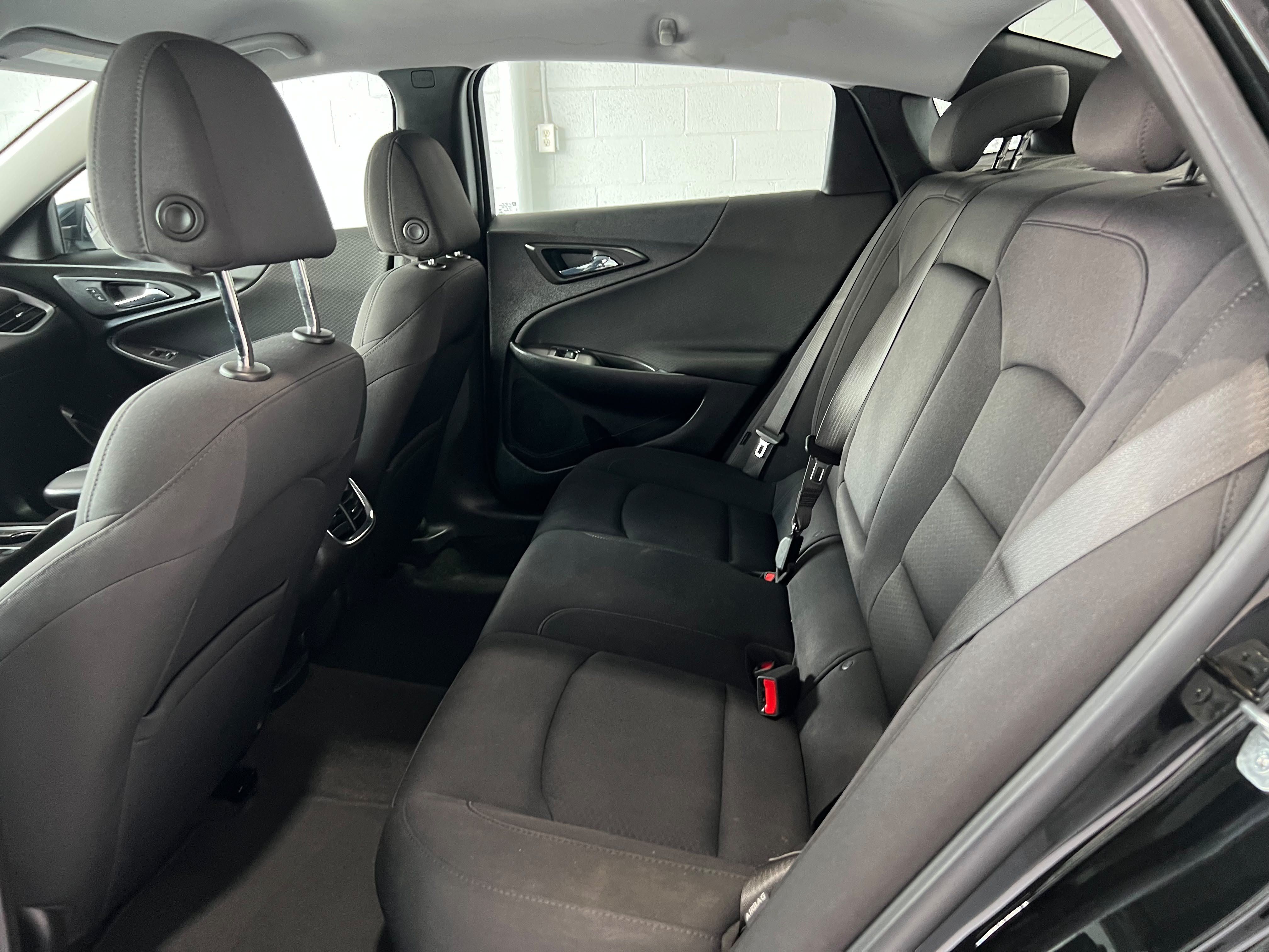Used 2022 Chevrolet Malibu LT FWD image 11