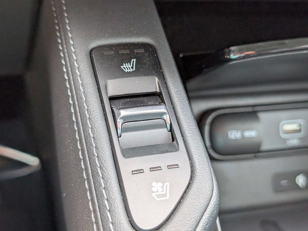 Certified 2022 Kia Telluride SX w/ SX Prestige Package AWD/4WD image 22