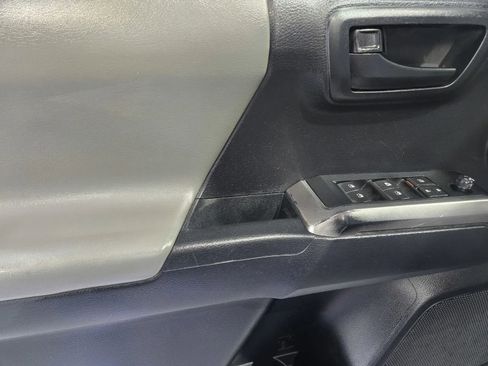 Used 2019 Toyota Tacoma SR5 image 13