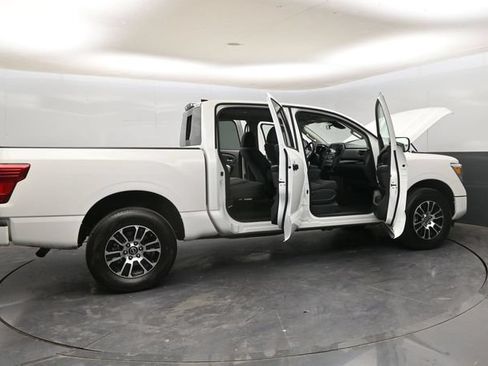 Used 2024 Nissan Titan SV AWD/4WD image 27