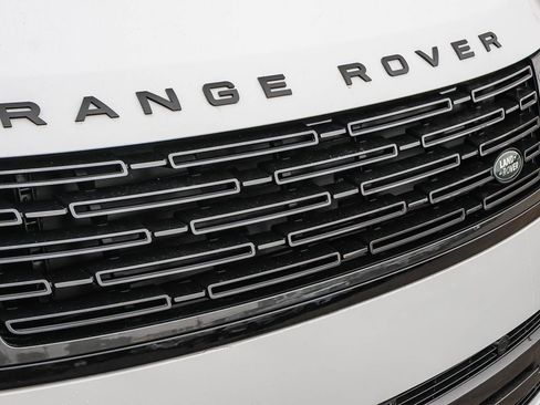 New 2025 Land Rover Range Rover SE image 15