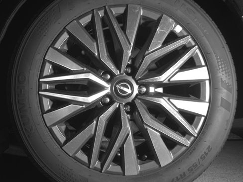 Used 2025 Nissan Altima 2.5 SV image 14