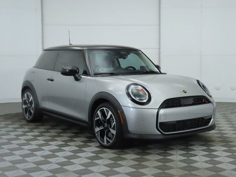 Used 2025 MINI Cooper S image 4