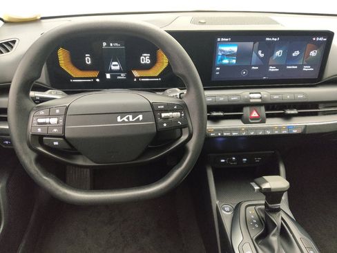 Used 2025 Kia K4 FWD image 22