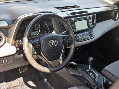 Used 2015 Toyota RAV4 XLE AWD/4WD image 11
