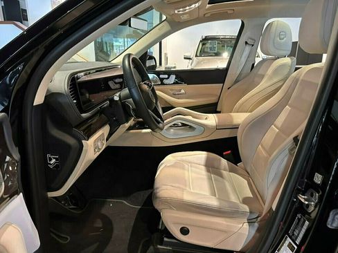 Used 2024 Mercedes-Benz GLS 450 4MATIC image 9