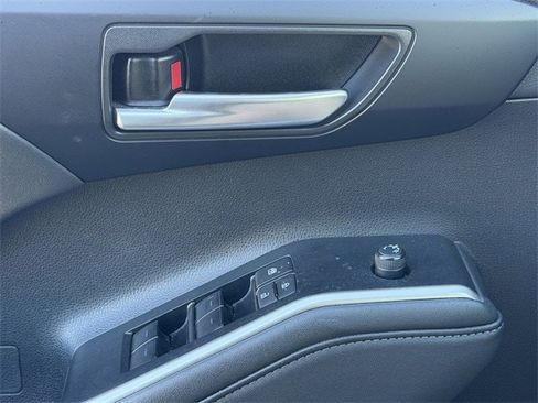 Certified 2024 Toyota Highlander XLE image 25