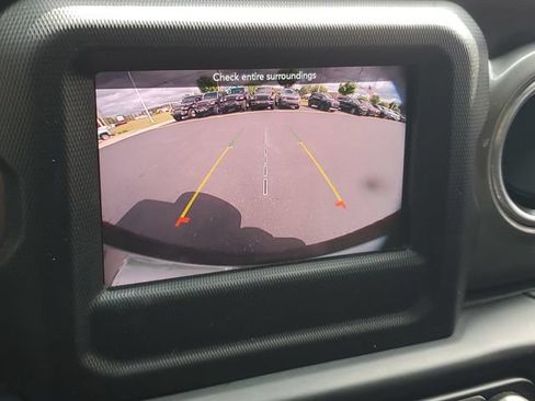 Used 2021 Jeep Wrangler Unlimited Sahara AWD/4WD image 25