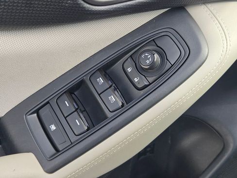 Used 2023 Subaru Forester Premium AWD/4WD image 20