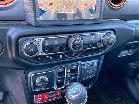Used 2021 Jeep Gladiator Mojave image 16