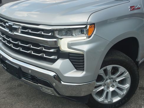 Used 2022 Chevrolet Silverado 1500 LTZ image 13