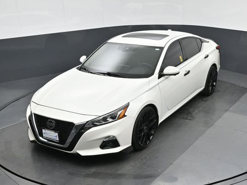 Used 2020 Nissan Altima 2.0 Platinum image 58
