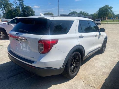 Used 2020 Ford Explorer XLT RWD image 3