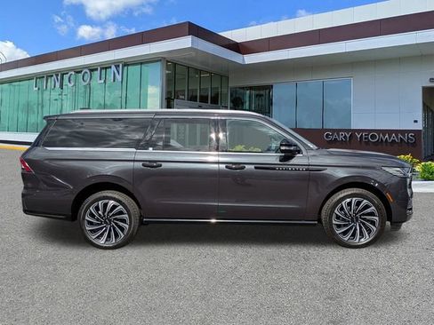 New 2025 Lincoln Navigator L Black Label image 3