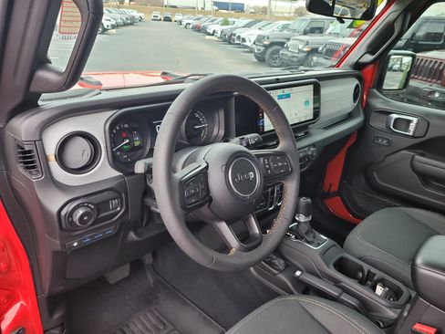 Used 2025 Jeep Wrangler Sport S image 18