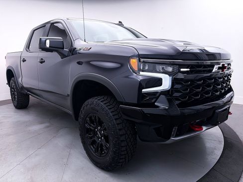 Used 2024 Chevrolet Silverado 1500 ZR2 w/ Technology Package image 12