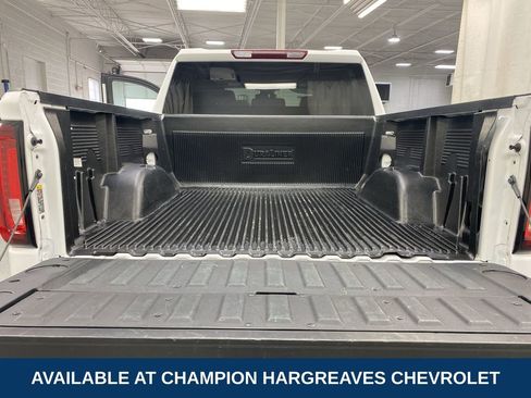 Certified 2025 GMC Sierra 1500 SLT image 34