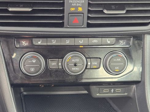 Used 2022 Volkswagen Jetta SE w/ Panoramic Sunroof Package image 20