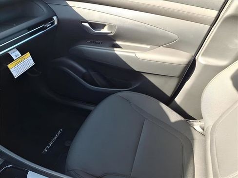 New 2026 Hyundai Tucson SE image 17