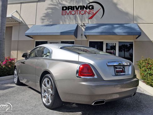 Used 2015 Rolls-Royce Wraith image 17