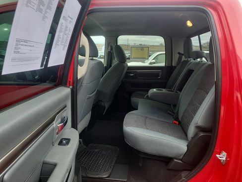 Used 2018 RAM 2500 SLT w/ Luxury Group image 19