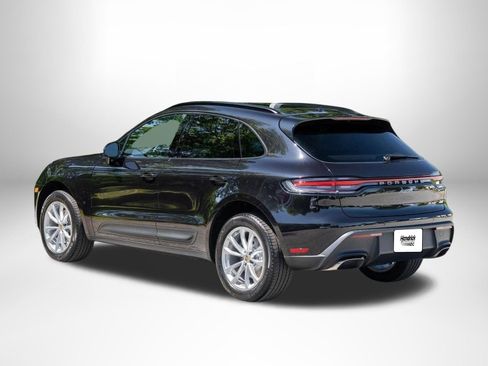 Used 2026 Porsche Macan AWD/4WD image 4
