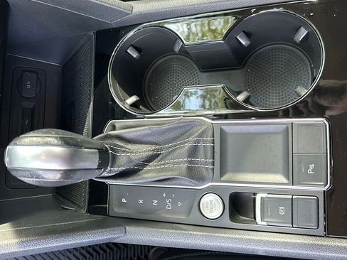 Used 2023 Volkswagen Atlas SE w/ Black Wheel Package image 36