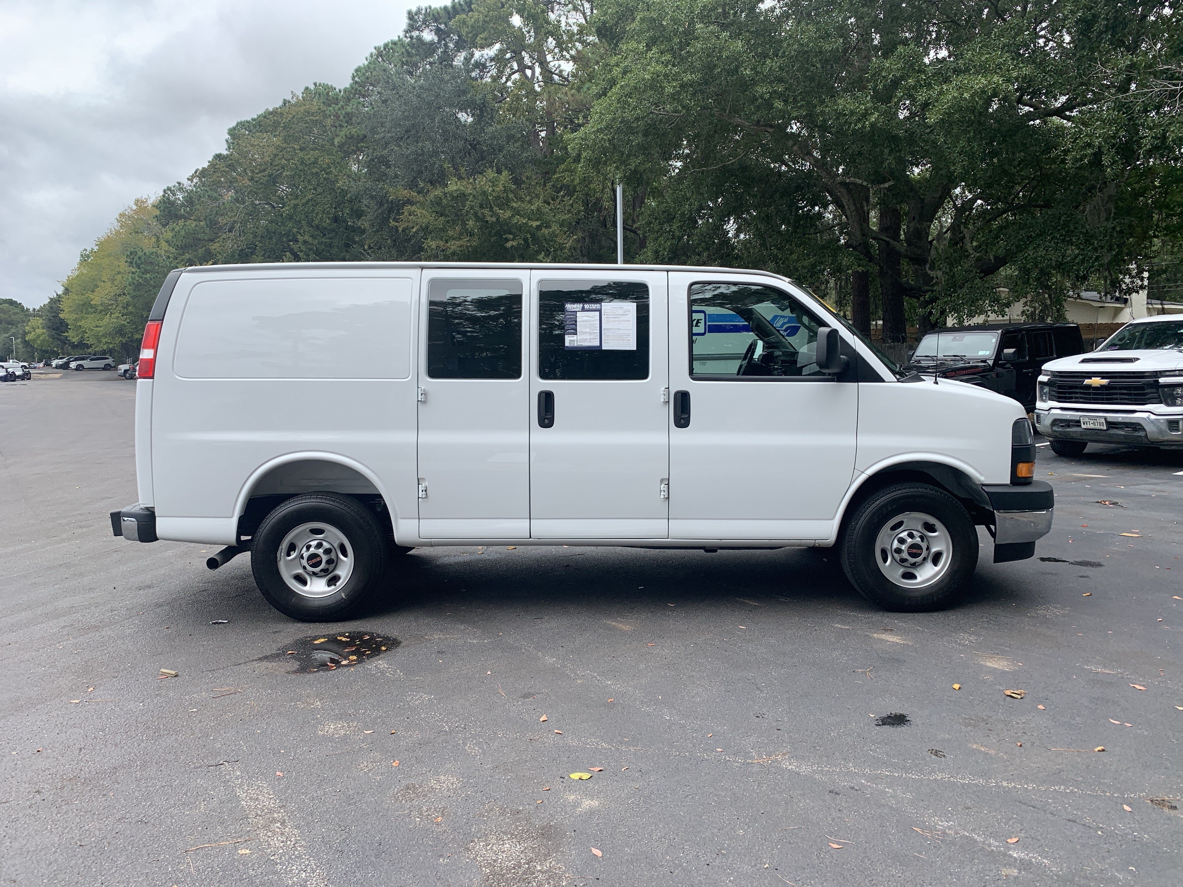 Used 2025 GMC Savana 2500 w/ Driver Convenience Package RWD image 11