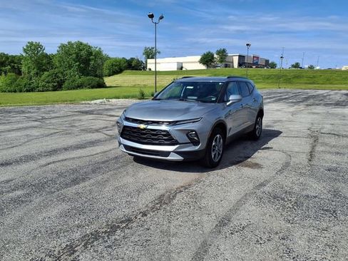 Used 2024 Chevrolet Blazer LT w/ Convenience Package FWD image 43