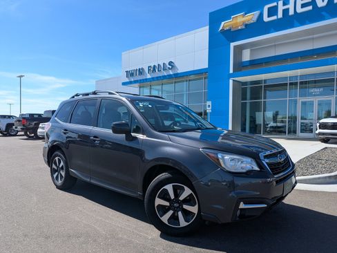 Used 2017 Subaru Forester 2.5i Limited AWD/4WD image 1