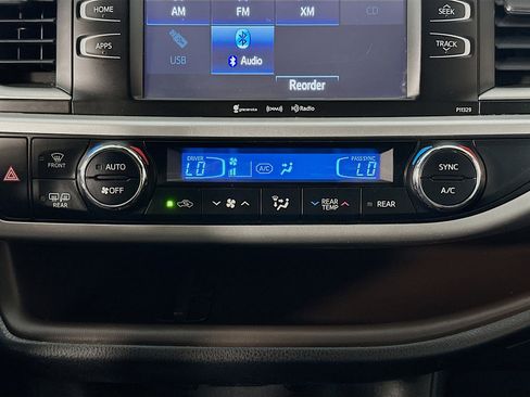 Used 2017 Toyota Highlander Plus image 22