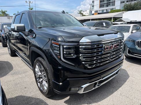 Used 2023 GMC Sierra 1500 Denali w/ Denali Reserve Package AWD/4WD image 5