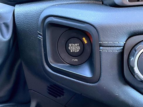 Used 2024 Jeep Wrangler Unlimited Rubicon image 25