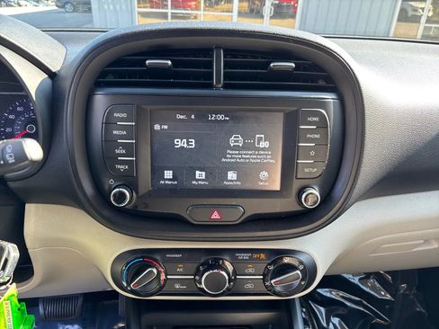 Used 2021 Kia Soul S FWD image 17