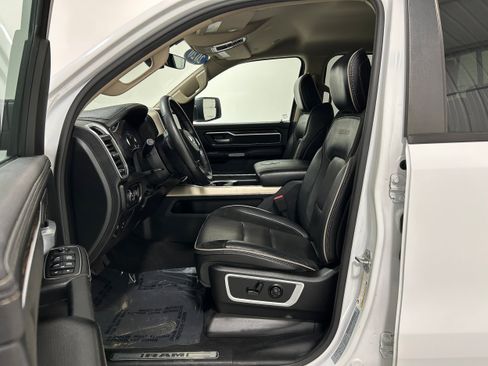 Used 2020 RAM 1500 Laramie AWD/4WD image 4