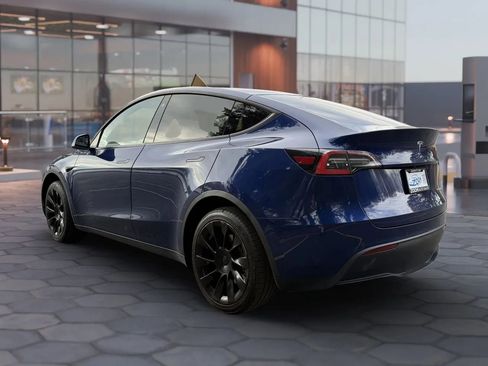 Used 2021 Tesla Model Y Long Range image 6