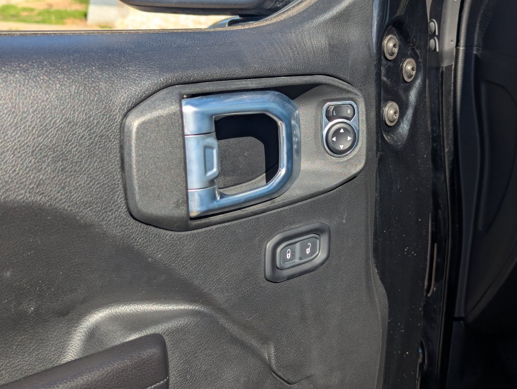 Used 2021 Jeep Wrangler Unlimited Sport AWD/4WD image 25